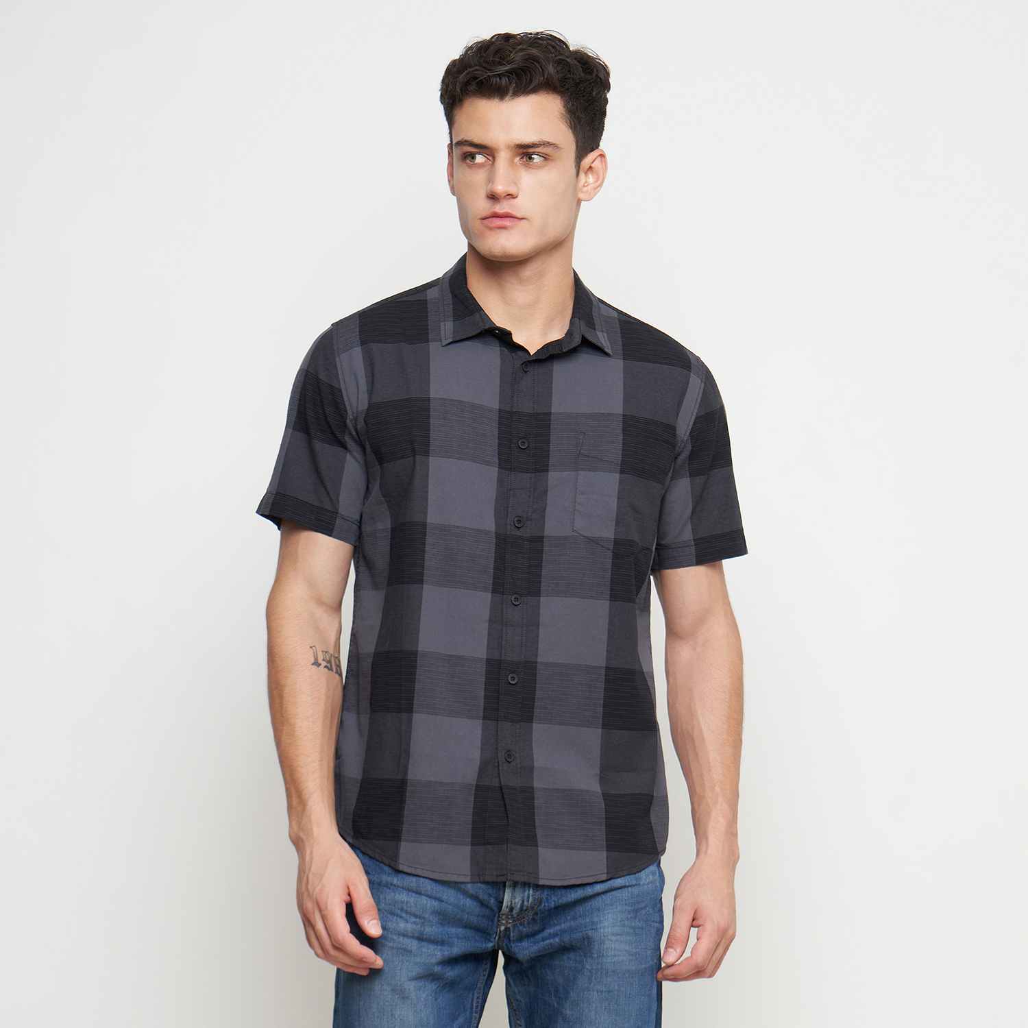 THE GAB'S Kemeja Kotak Pria Lengan Pendek Reguler Fit AABC471M0224