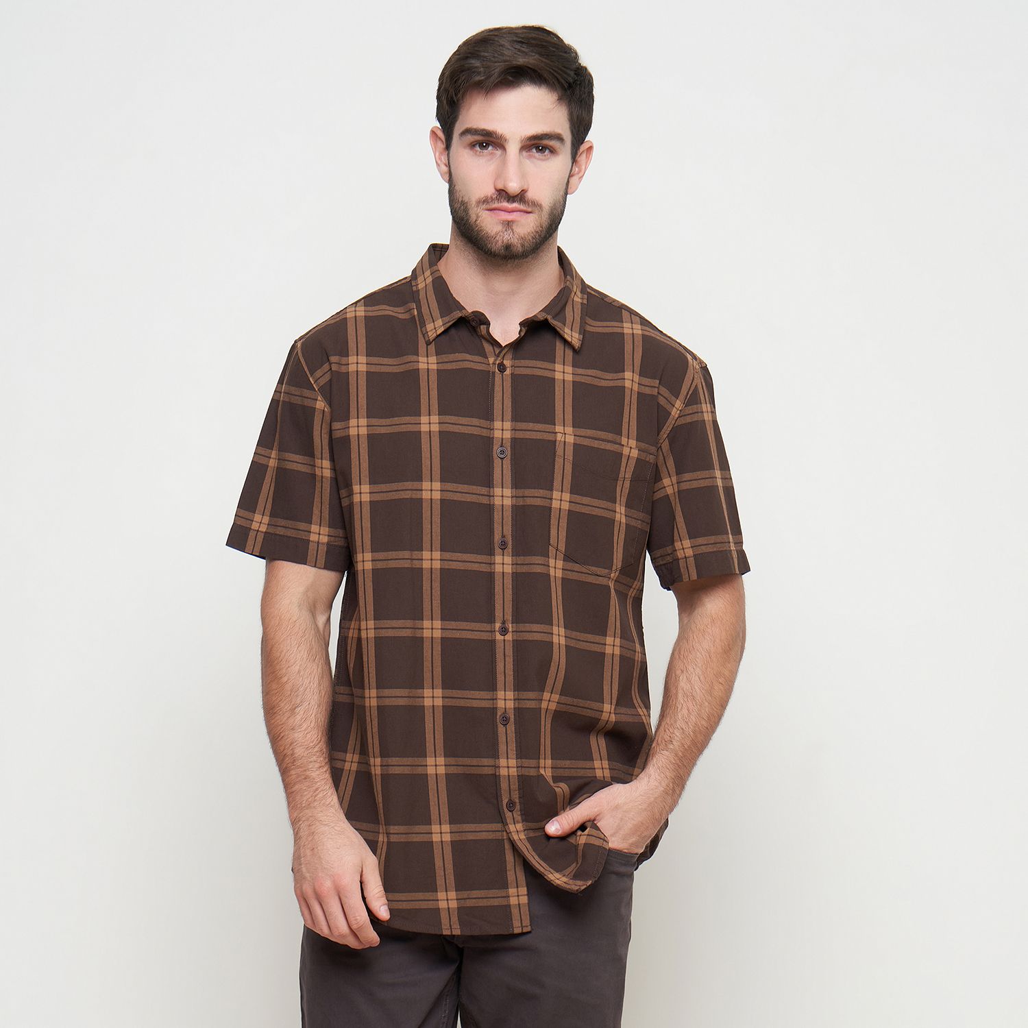 THE GAB'S KEMEJA PRIA LENGAN PENDEK REGULAR FIT MOTIF KOTAK AABC445M0224