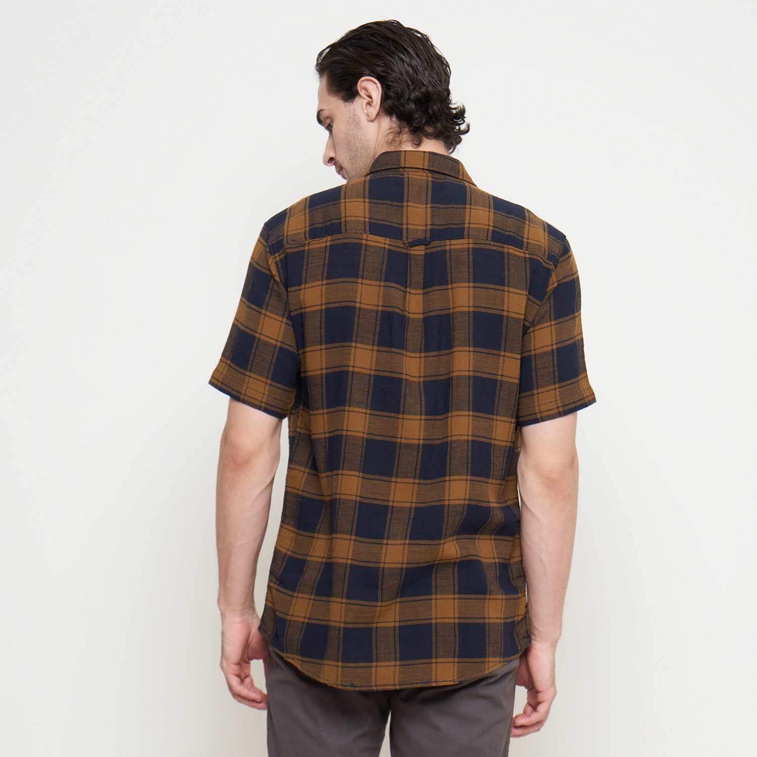 THE GAB'S Kemeja Kotak Pria Lengan Pendek Regular Fit AABC400M0124