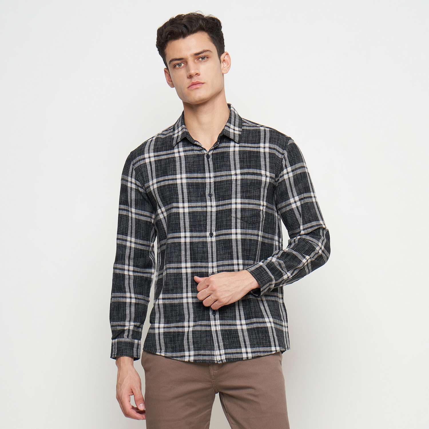 THE GAB'S KEMEJA LENGAN PANJANG PRIA MOTIF KOTAK REGULAR FIT ABAC187M0223