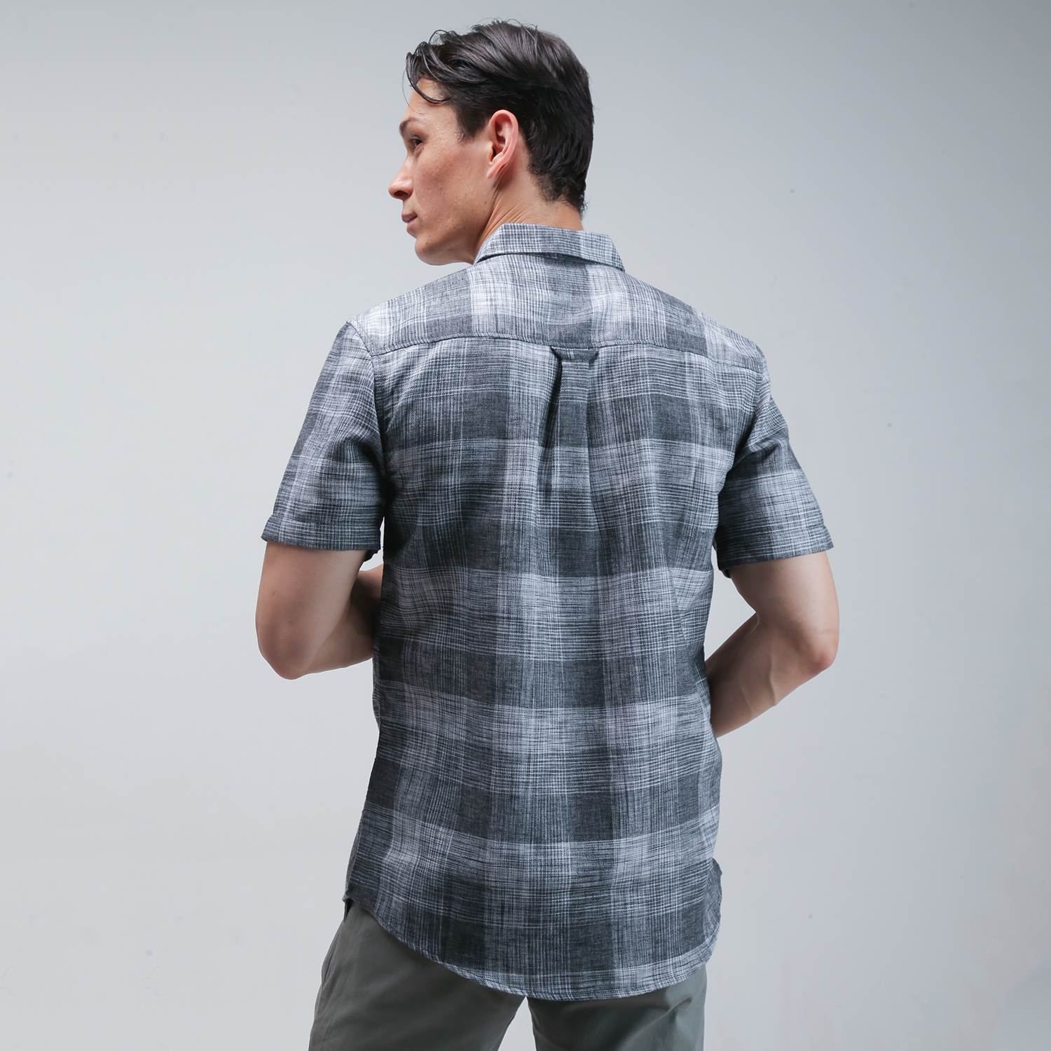 THE GAB'S KEMEJA LENGAN PENDEK PRIA REGULAR FIT AABC503M1024