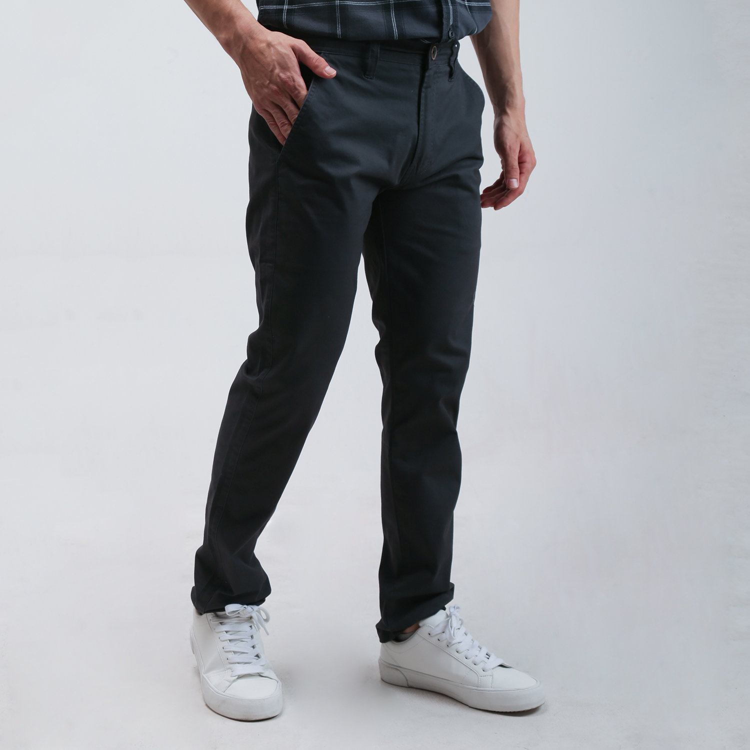 
                                                                                THE GAB'S CELANA PANJANG CHINOS PRIA SLIM FIT AAWD231H0225