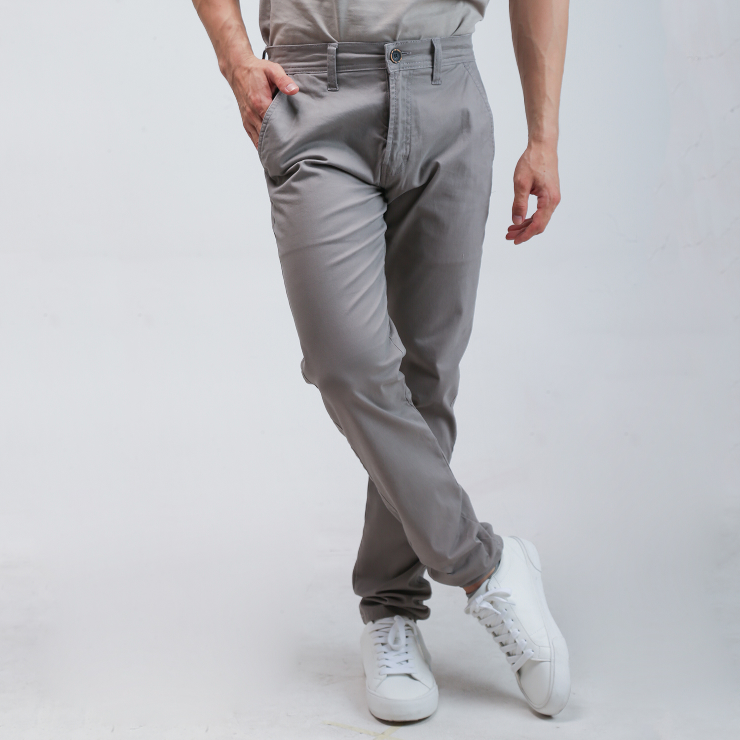 
                                                                                THE GAB'S CELANA PANJANG CHINOS PRIA SLIM FIT AAWD231F0225